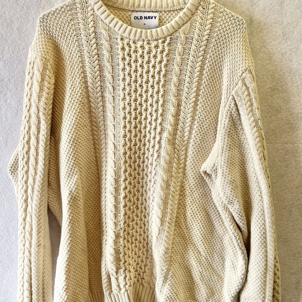 Old Navy Men's Cream Cable Knit Sweater Size...Nice XL Nice!